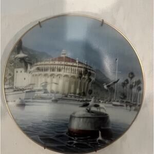 VINTAGE CATALINA ISLAND CASINO DECORATIVE WALL PLATE/DISH 8.5 INCHES